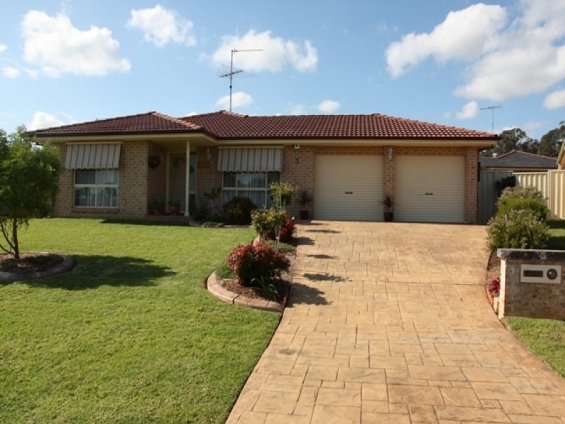 3 Titania Place, Rosemeadow NSW 2560