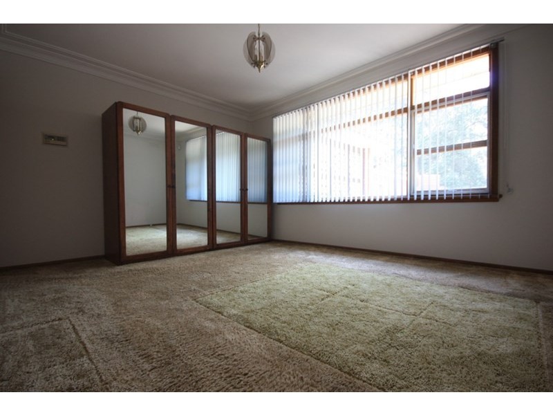 39 Richmond Crescent, Campbelltown NSW 2560