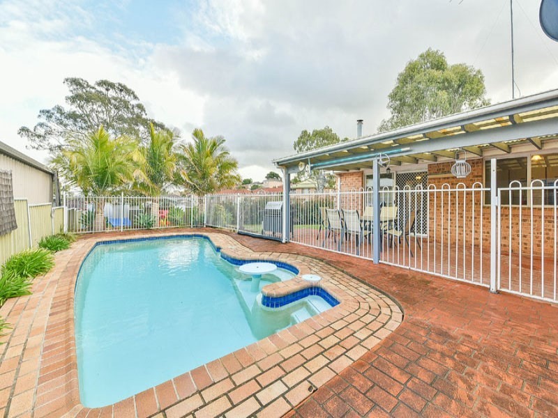 3 Moffat Place, Minto NSW 2566