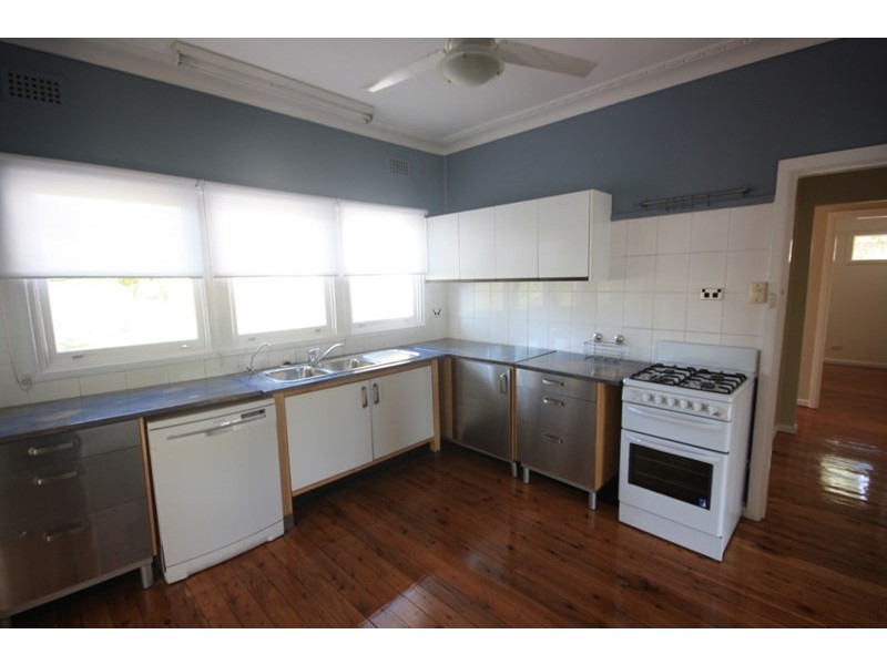 10 Innes Street, Campbelltown NSW 2560