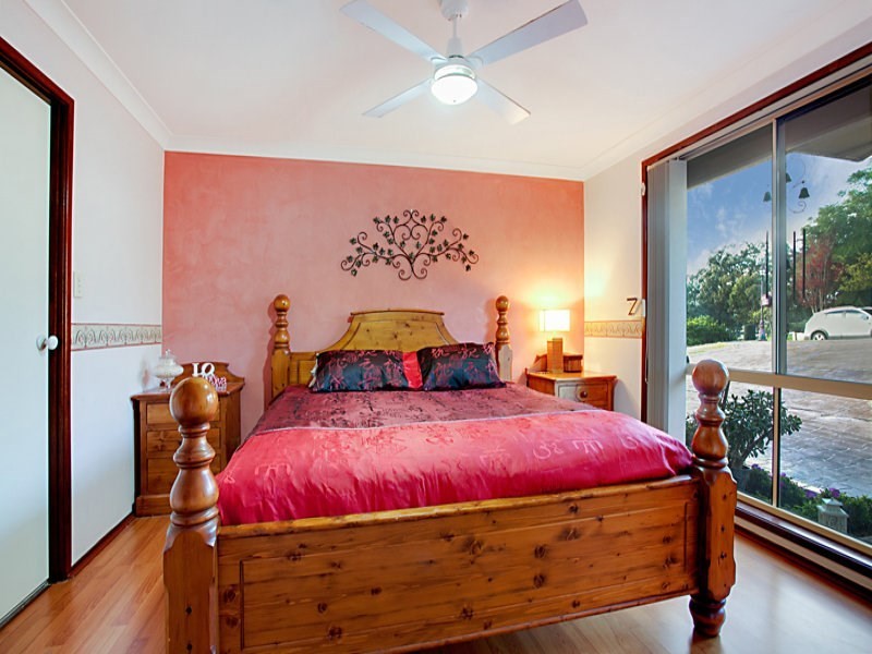 19 Granite Place, Eagle Vale NSW 2558