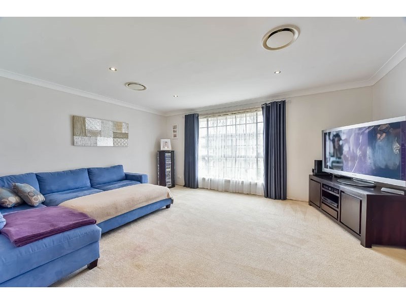 25 Shannon Place, Kearns NSW 2558