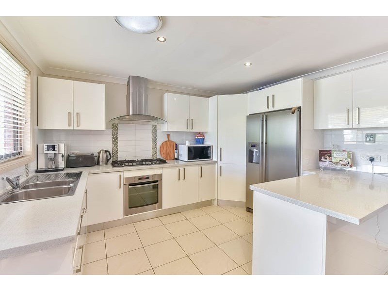 25 Shannon Place, Kearns NSW 2558