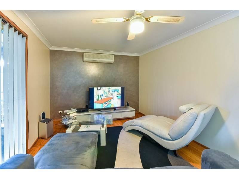 12 Donalbain Circuit, Rosemeadow NSW 2560