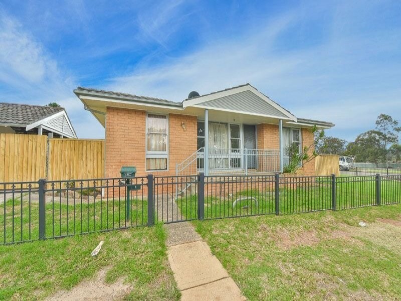 1 Yarrawin Crescent, Airds NSW 2560