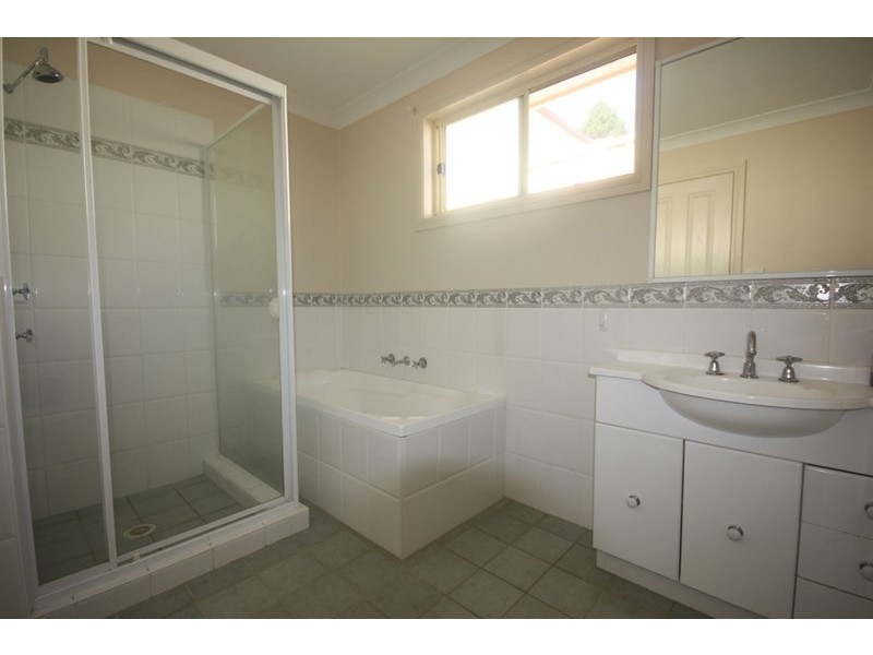 3/20 Hoddle Avenue, Campbelltown NSW 2560