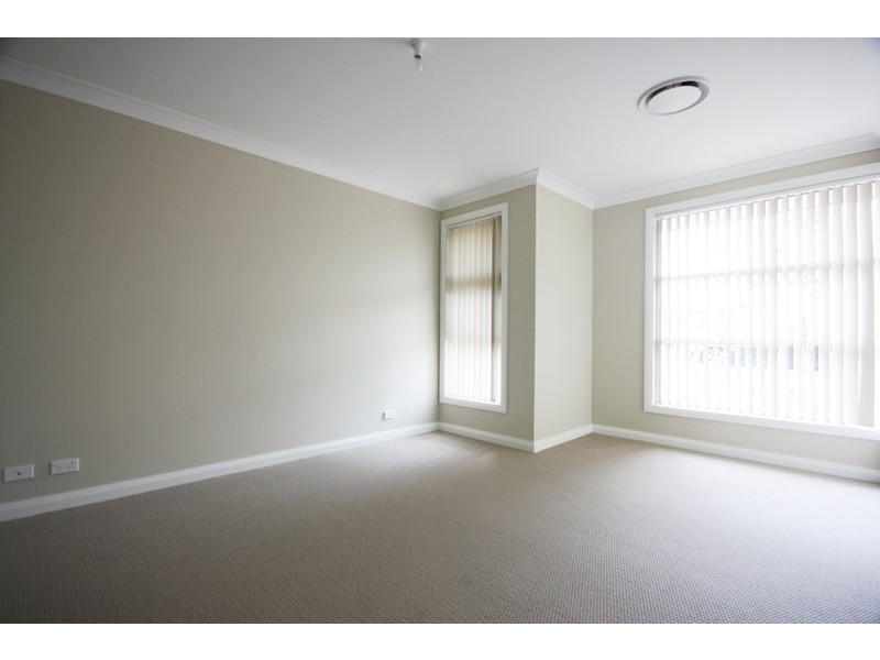 7 Richards Loop, Oran Park NSW 2570