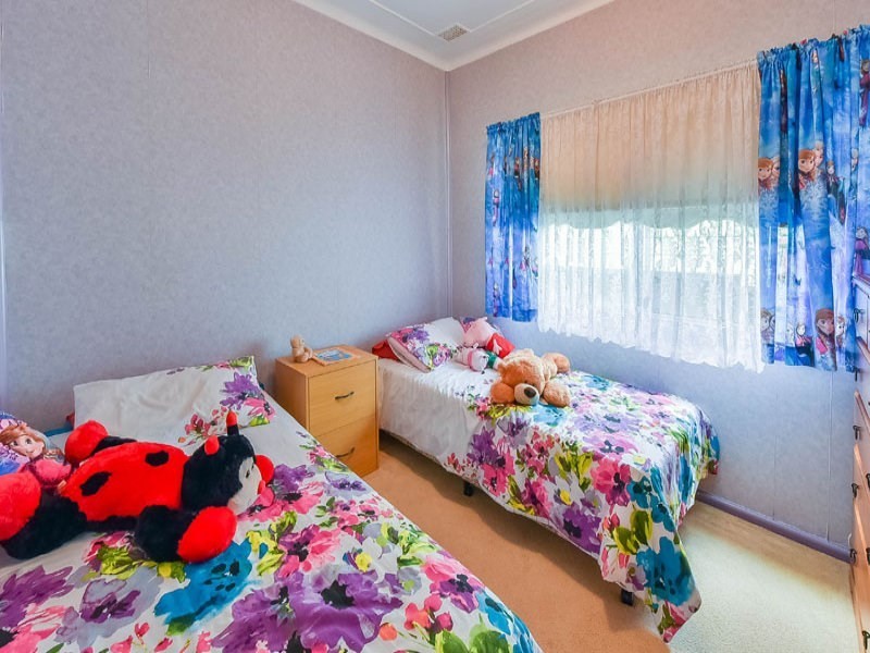 26 Kent Street, Minto NSW 2566
