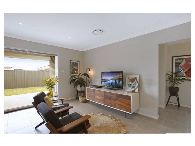 11 Venturer Parade, Leppington NSW 2179