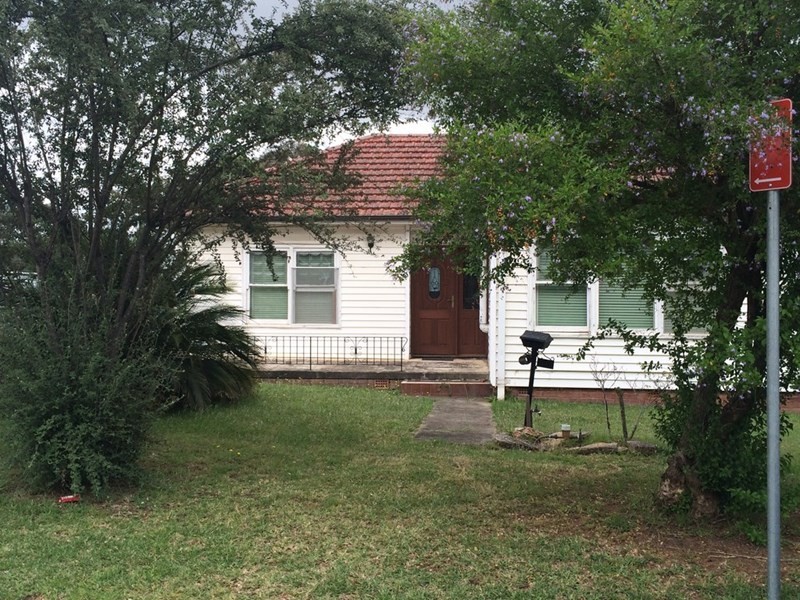 2 Wilson Crescent, Narellan NSW 2567