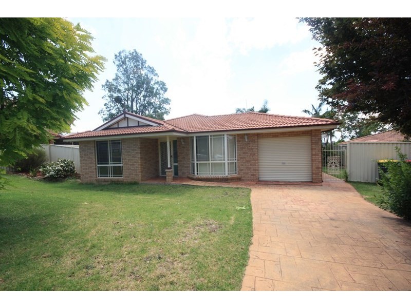 26 Withnell Crescent, St Helens Park NSW 2560