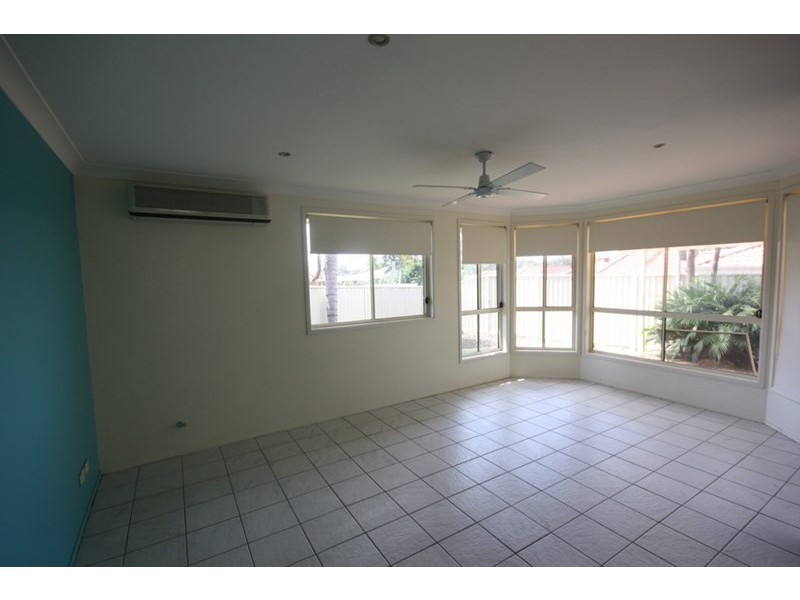 26 Withnell Crescent, St Helens Park NSW 2560