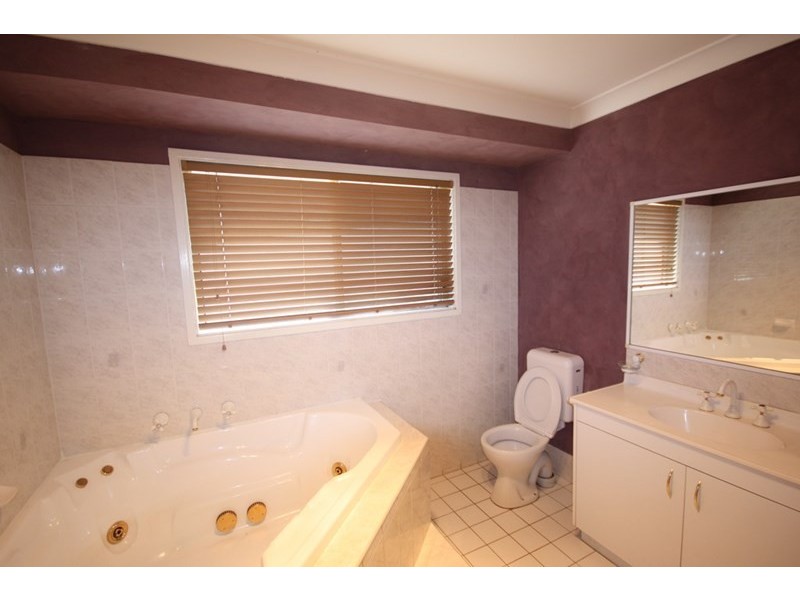 26 Withnell Crescent, St Helens Park NSW 2560