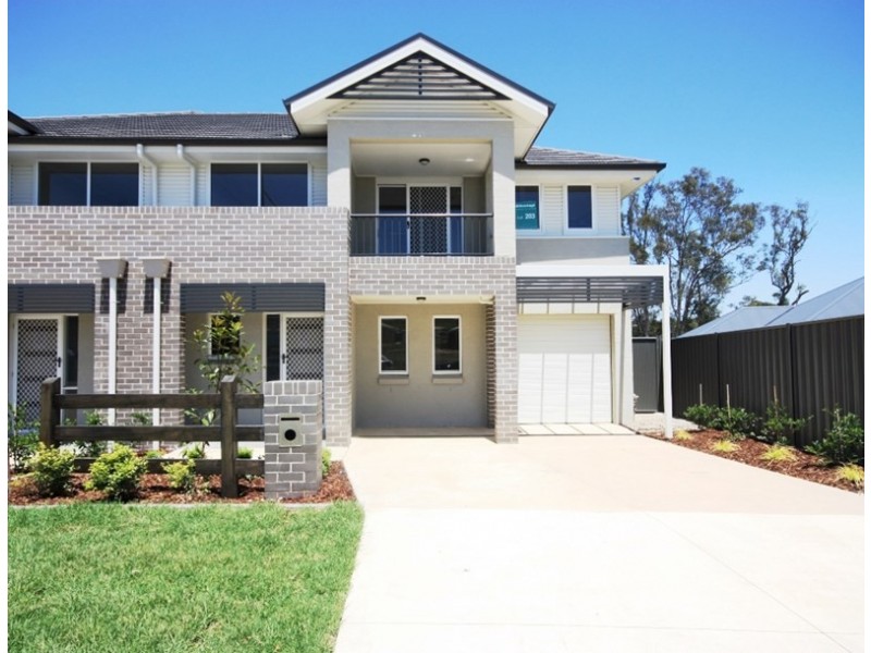 4 Fernleigh Court, Oran Park NSW 2570