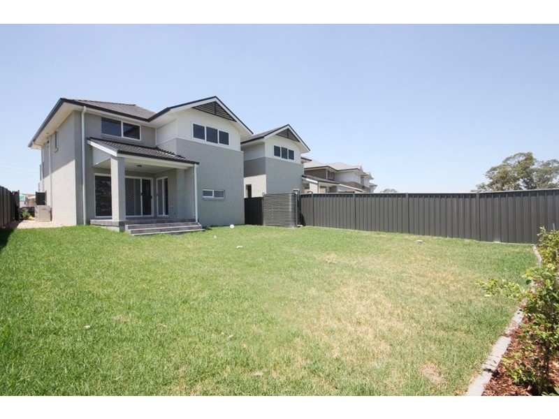 4 Fernleigh Court, Oran Park NSW 2570