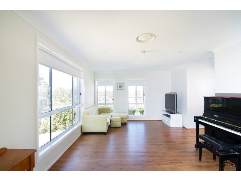 19 Yewens Circuit, Grasmere NSW 2570