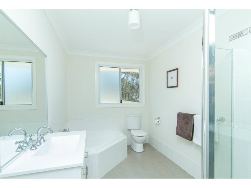 19 Yewens Circuit, Grasmere NSW 2570