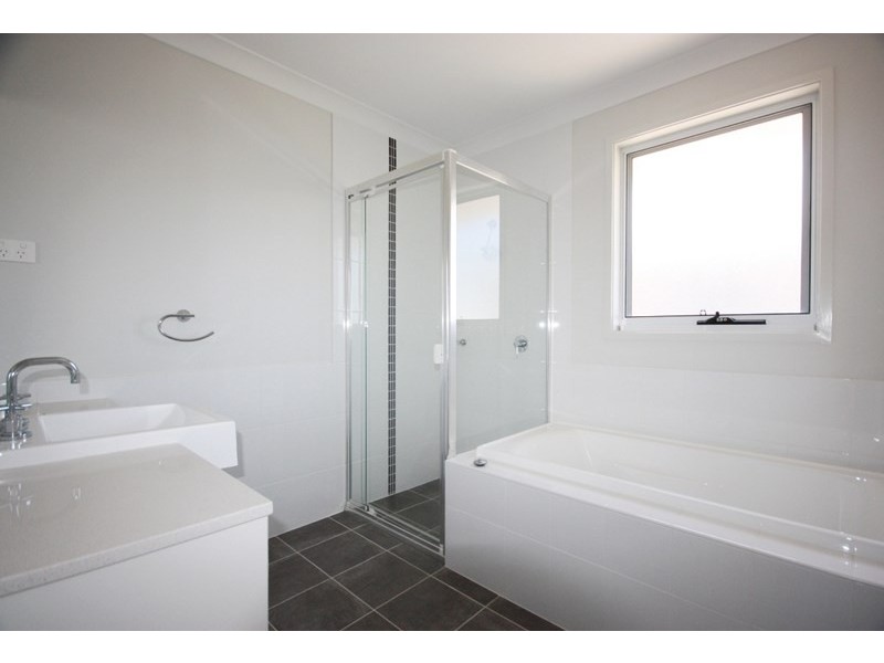 6 Fernleigh Court, Oran Park NSW 2570