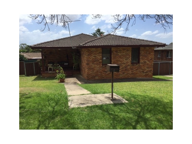 6 Podargus Place, Ingleburn NSW 2565