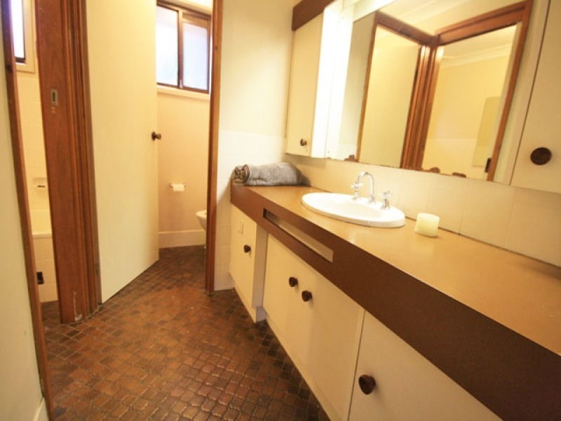 171 Harrow Road, Glenfield NSW 2167