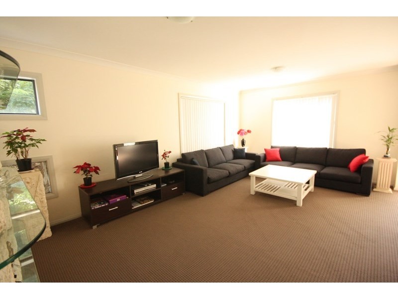 1 Brampton Avenue, Glenfield NSW 2167