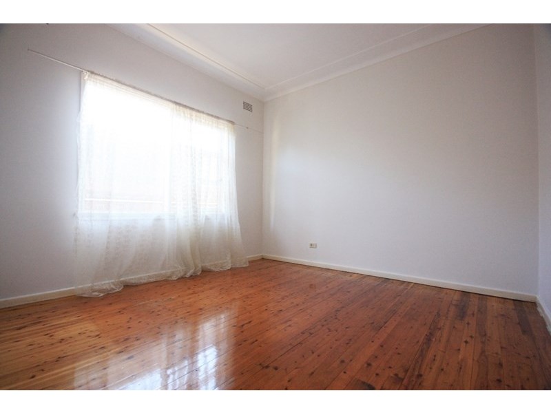 20 Clarence Street, Macquarie Fields NSW 2564