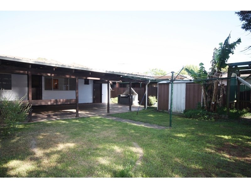 20 Clarence Street, Macquarie Fields NSW 2564