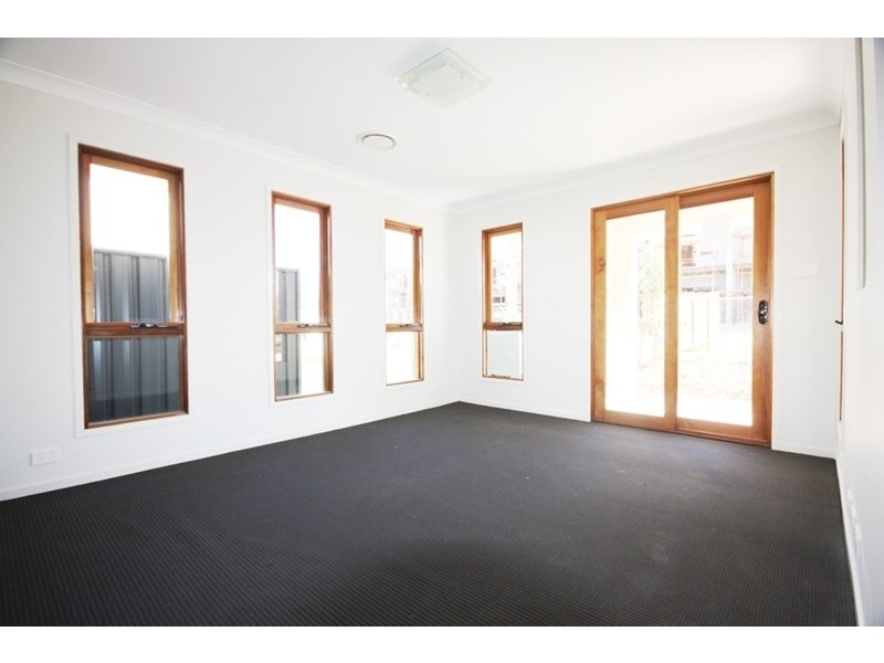 24 Fernleigh Court Arcadian Hills, Oran Park NSW 2570