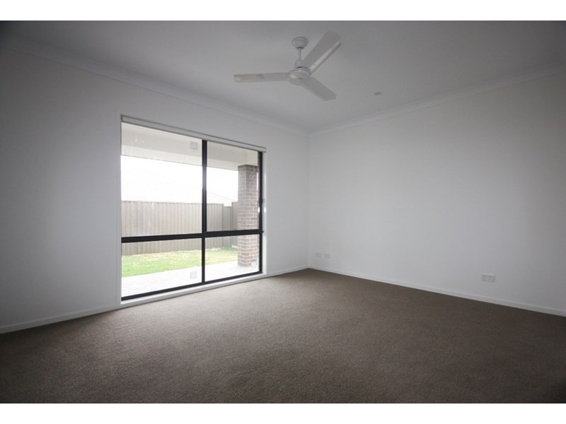 5 Whitfield Street, Gregory Hills NSW 2557
