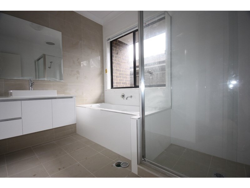 5 Whitfield Street, Gregory Hills NSW 2557