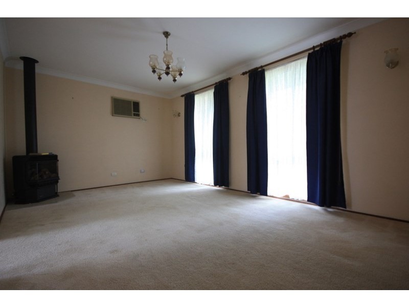 17 Holborn Place, Ambarvale NSW 2560