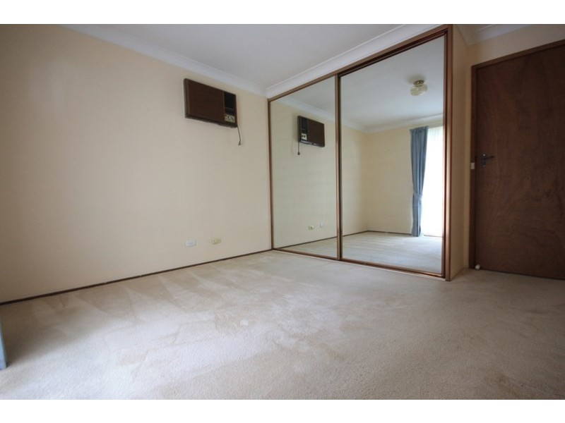 17 Holborn Place, Ambarvale NSW 2560