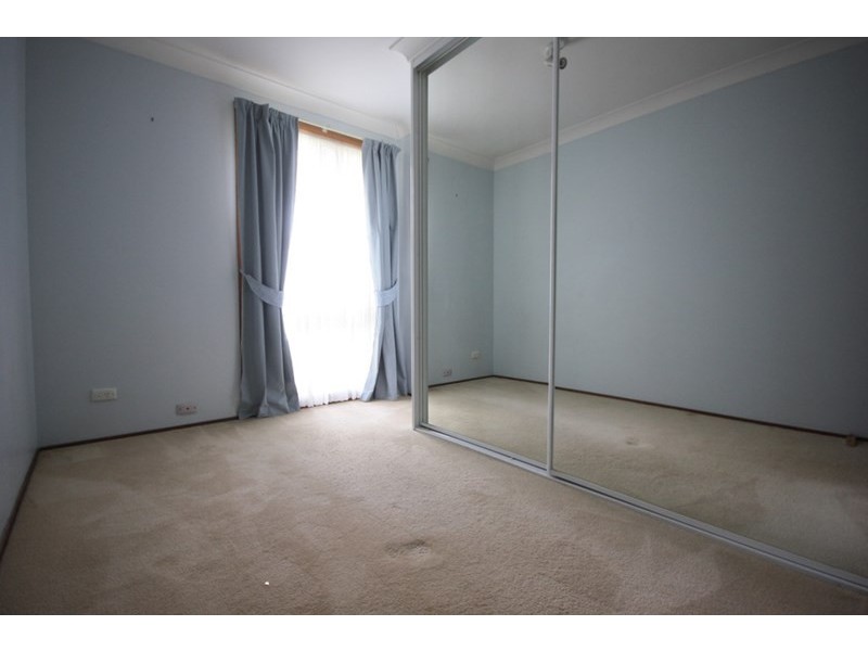 17 Holborn Place, Ambarvale NSW 2560