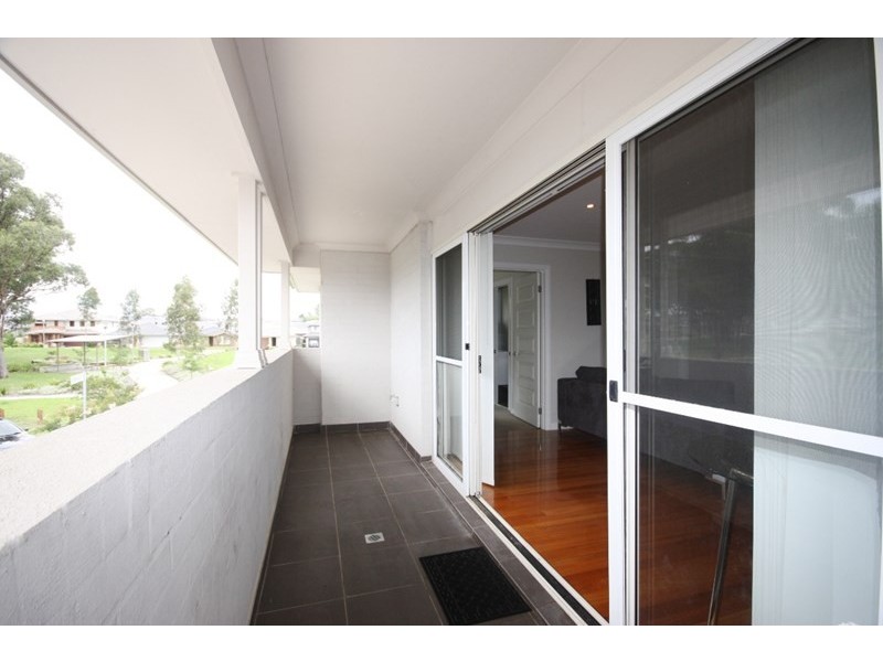 8 Turnbull Lane, Gregory Hills NSW 2557