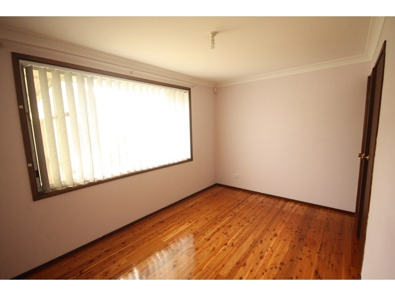 31 Danube Crescent, Kearns NSW 2558