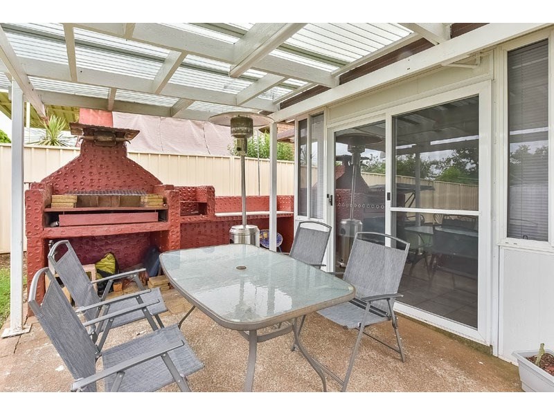 9 Balthasar Street, Rosemeadow NSW 2560