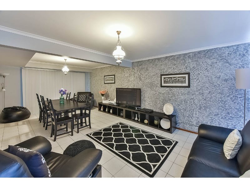 9 Balthasar Street, Rosemeadow NSW 2560