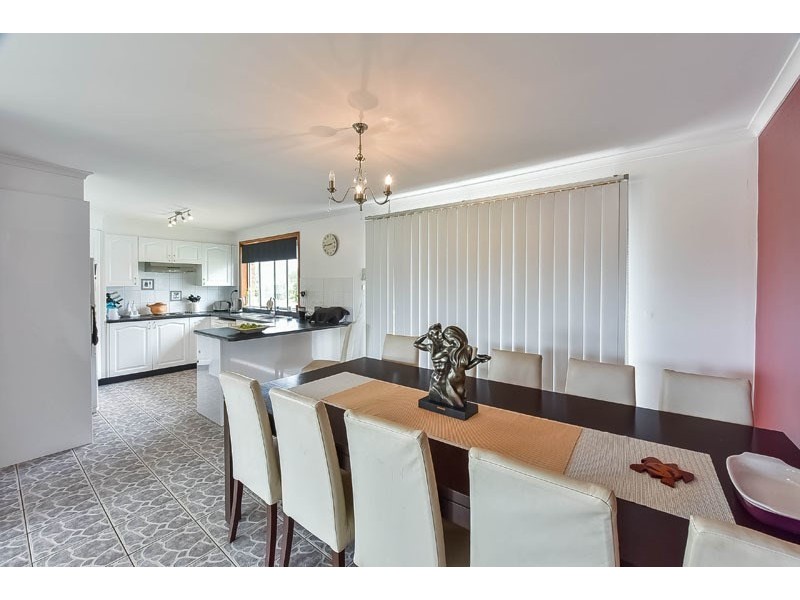 9 Balthasar Street, Rosemeadow NSW 2560