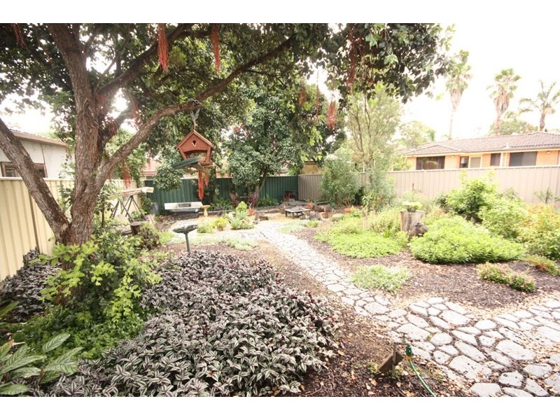 10 Tammar Place, St Helens Park NSW 2560