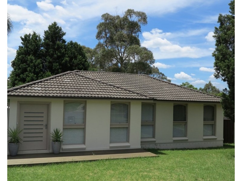 9 Jowett Place, Ingleburn NSW 2565