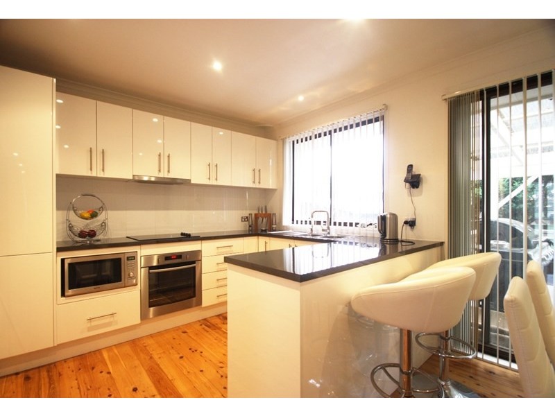 9 Jowett Place, Ingleburn NSW 2565