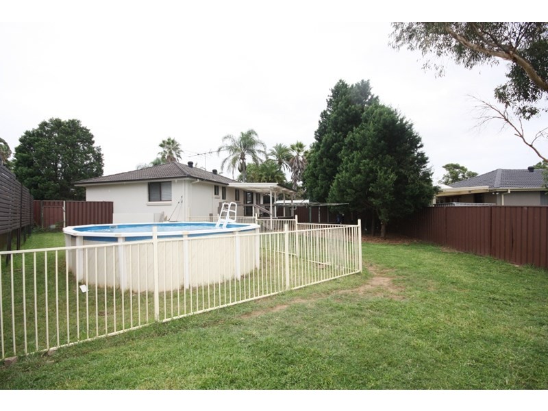 9 Jowett Place, Ingleburn NSW 2565