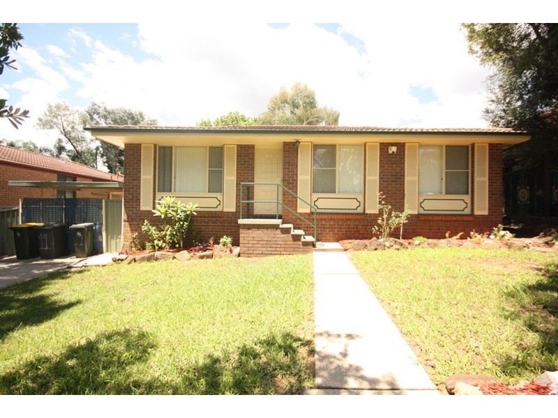 11 Tipping Place, Ambarvale NSW 2560