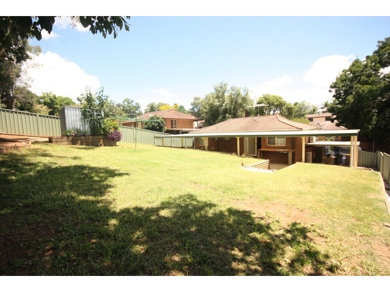 11 Tipping Place, Ambarvale NSW 2560