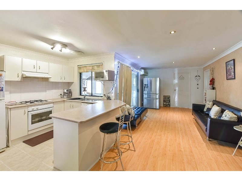 43 Bardolph Avenue, Rosemeadow NSW 2560