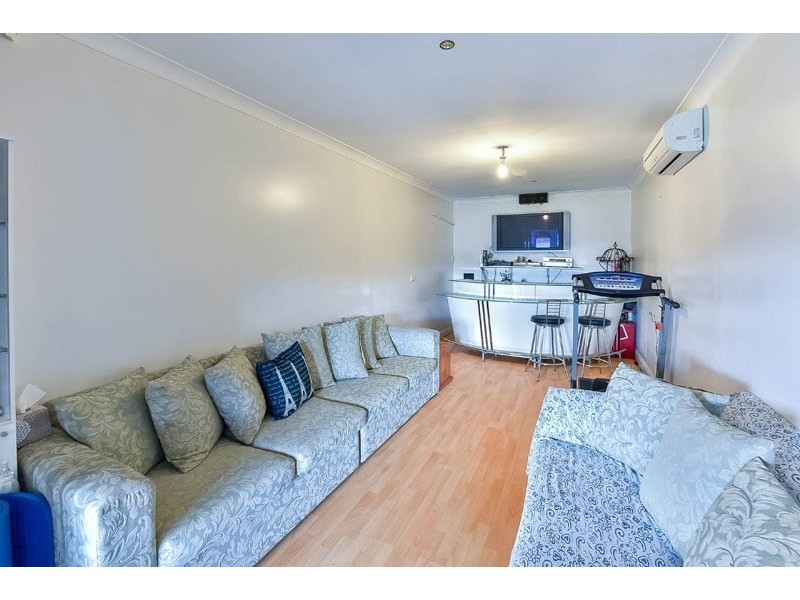 43 Bardolph Avenue, Rosemeadow NSW 2560