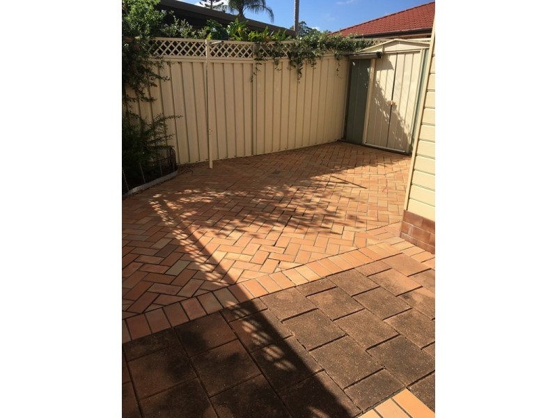 4/5 Amaranthus Place, Macquarie Fields NSW 2564