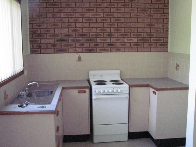 8/10 Windeyer, Thirlmere NSW 2572