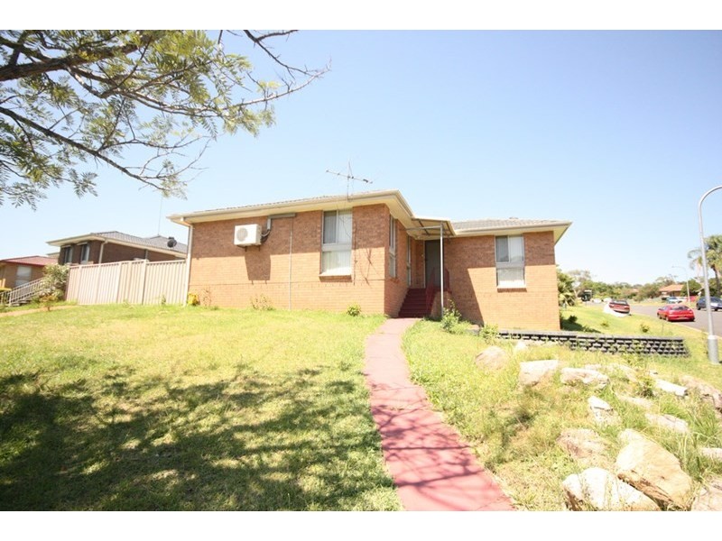 13 Kimberley Street, Leumeah NSW 2560