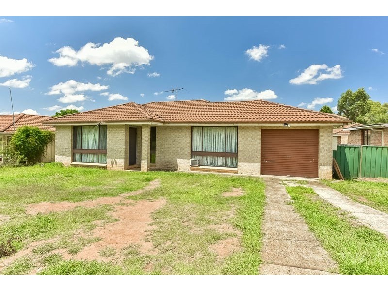 17 Bardolph Street, Rosemeadow NSW 2560